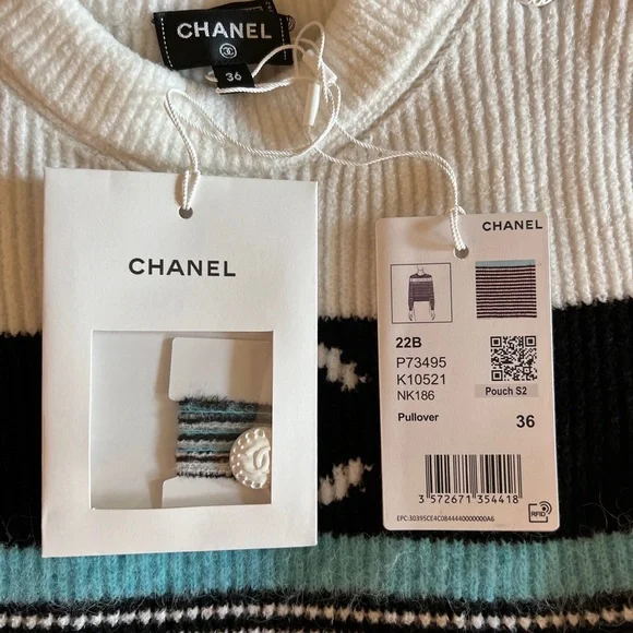 NWT AUTH CHANEL 22B CC Logo Pullover Sweater. - Picture 10 of 10